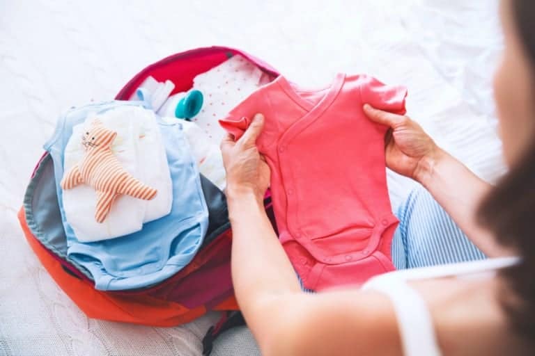 Anne ve Bebek İçin Doğum Çantasında Neler Olmalıdır