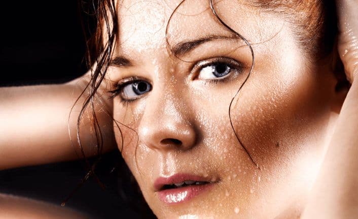 Hiperhidroz (Aşırı Terleme) Hastalığı Nedir? Nedenleri ve Tedavi Yöntemleri Nelerdir?